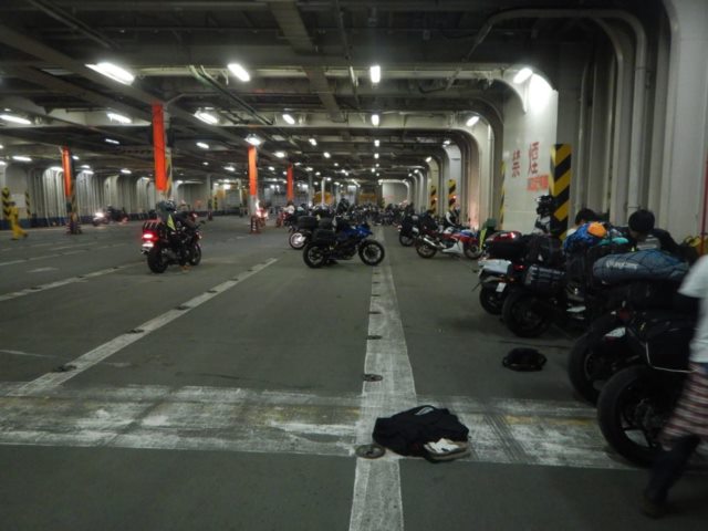 フェリー内部