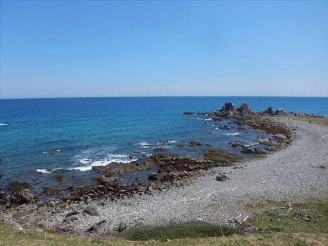 尻屋崎灯台の海岸