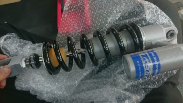 リアショック