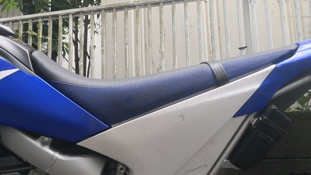 WR250Rノーマルシート画像