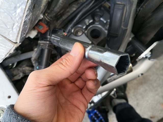 車載工具のプラグレンチ